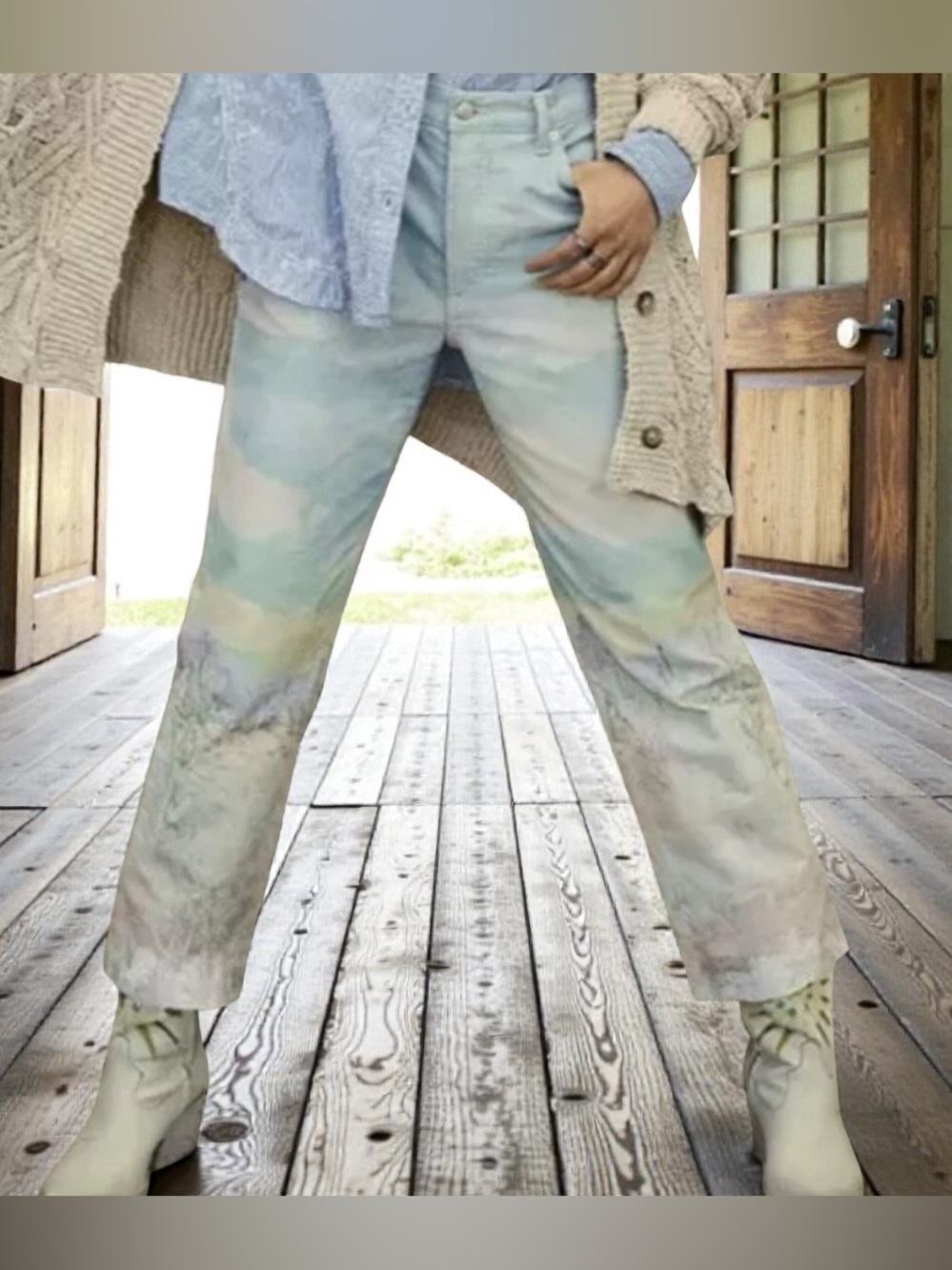 Free People Maggie Sky/Desert Cactus Scene Jeans. Size: 34 NWOT